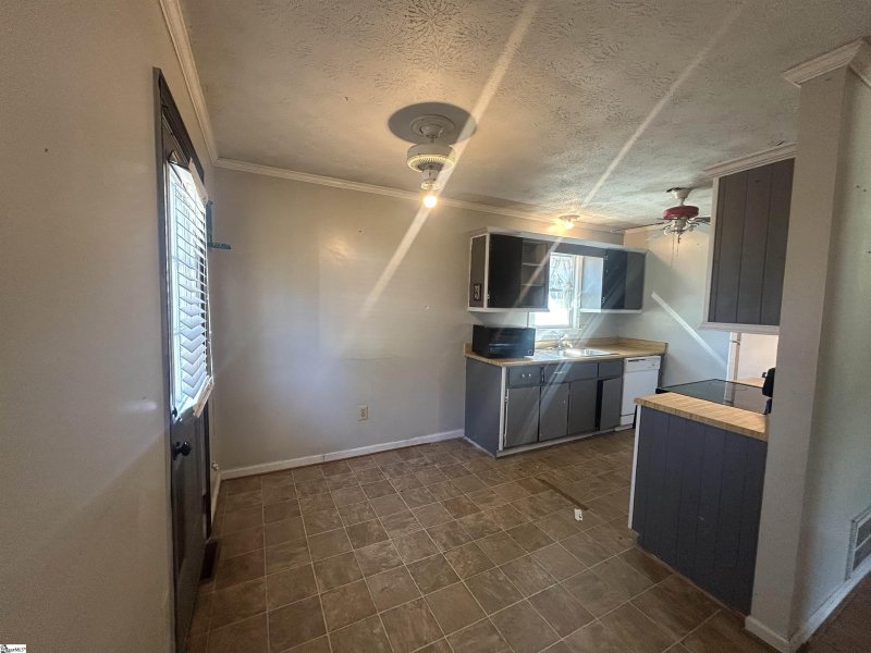 Property image 4 at 105 Foxhall Court, Easley, SC 29640