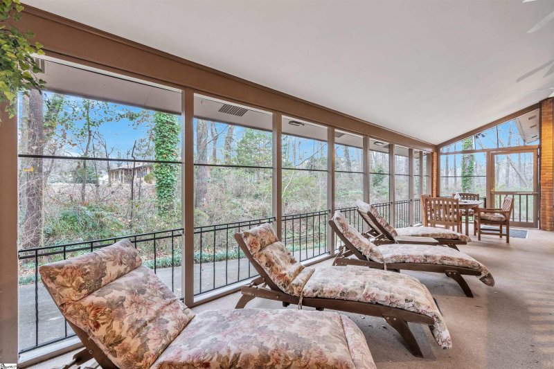 Property image 3 at 228 Holly Drive, Spartanburg, SC 29301