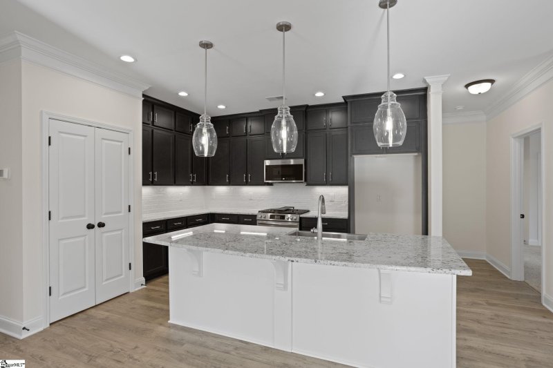 Property image 3 at 2 Ainsworth Street, Greenville, SC 29607