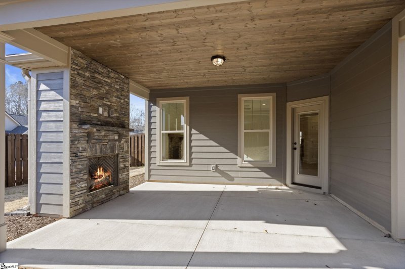 Property image 4 at 2 Ainsworth Street, Greenville, SC 29607