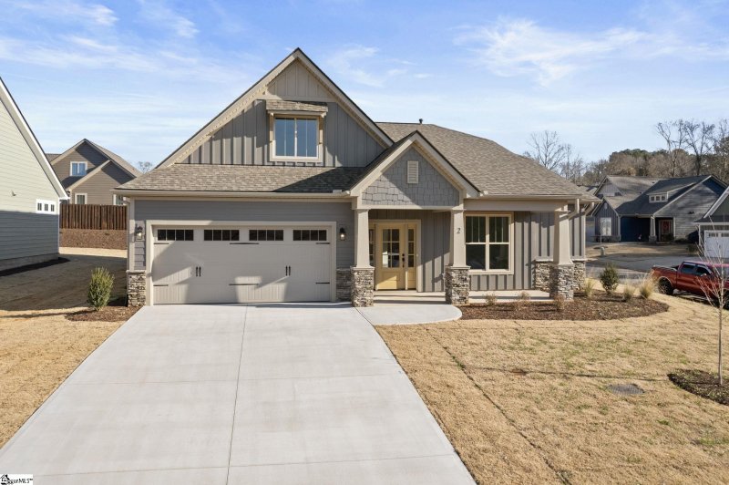 Property image 5 at 2 Ainsworth Street, Greenville, SC 29607