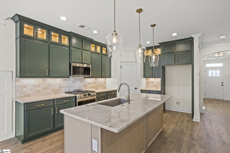 Property image 2 at 4 Ainsworth Street, Greenville, SC 29607