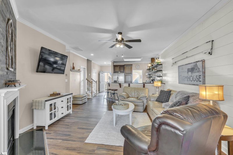 Property image 4 of 213 Stewarts Landing in Glen Lake, Boiling Springs, SC 29316