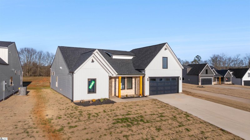 Property image 3 at 2018 Meadow Glen Court, Chesnee, SC 29323