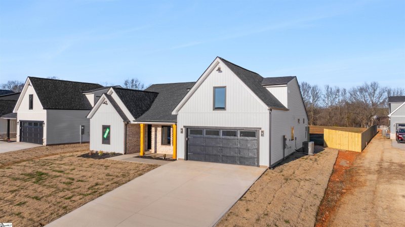 Property image 4 at 2018 Meadow Glen Court, Chesnee, SC 29323