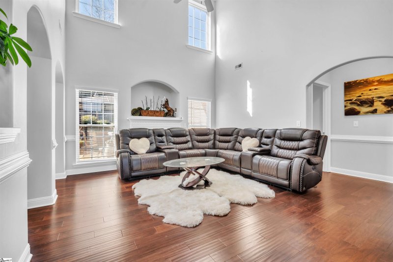 Property image 2 at 9 Plassey Lane, Greenville, SC 29609-2338