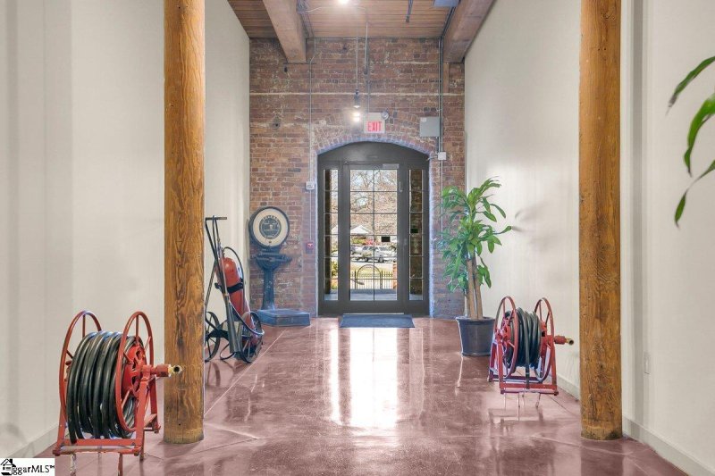 Property image 2 at 400 Mills Avenue, Greenville, SC 29605