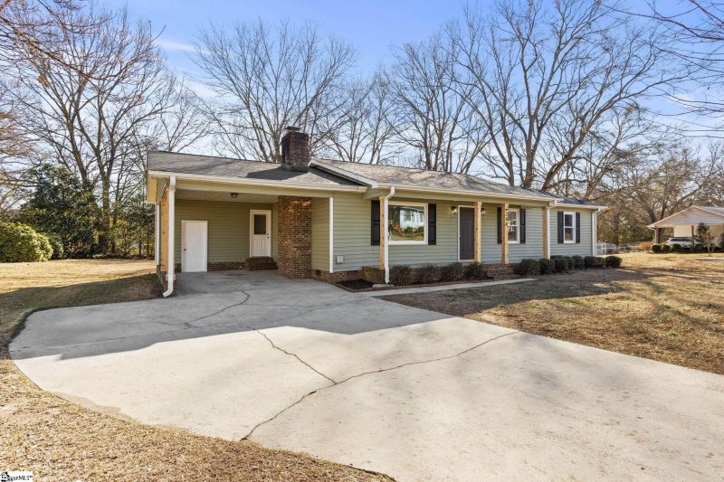 Property image 3 at 200 Farrar Lane, Greer, SC 29650