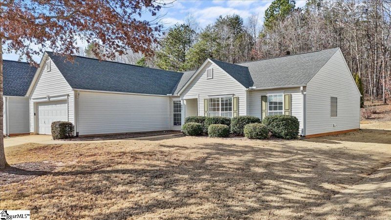 Property image 2 at 408 Hamilton Parkway, Easley, SC 29642