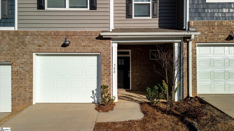 Property image 3 at 302 E Compass Way, Easley, SC 29640