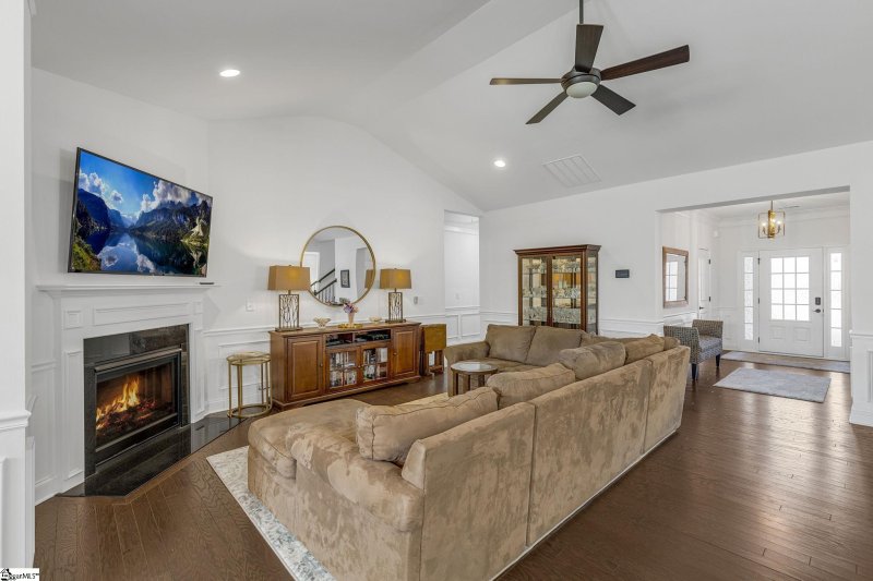 Property image 5 at 7 Carison Road, Simpsonville, SC 29681