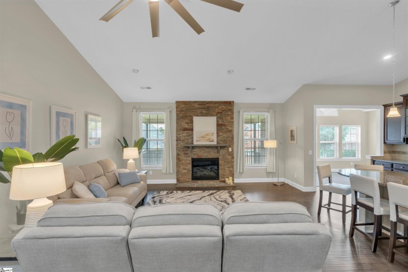 Property image 5 at 10 Kinlaw Court, Simpsonville, SC 29681