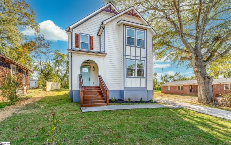26b E Main Street