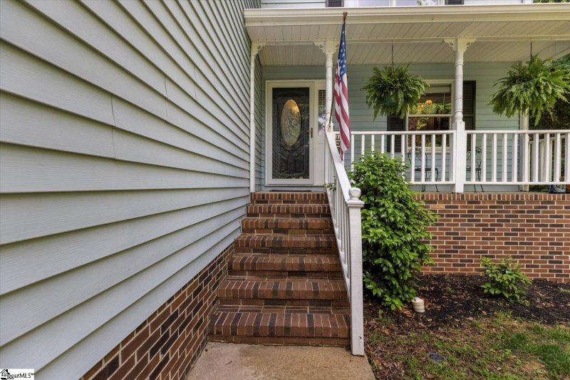 Property image 3 at 200 Bendingwood Circle, Taylors, SC 29687