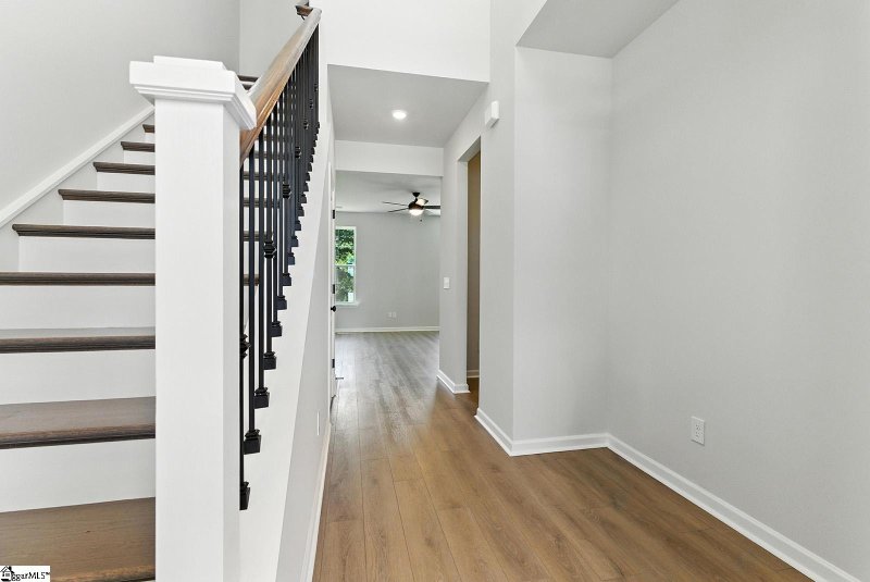 Property image 4 of 7011 New Horizons Lane in Landmark Commons, Boiling Springs, SC 29316