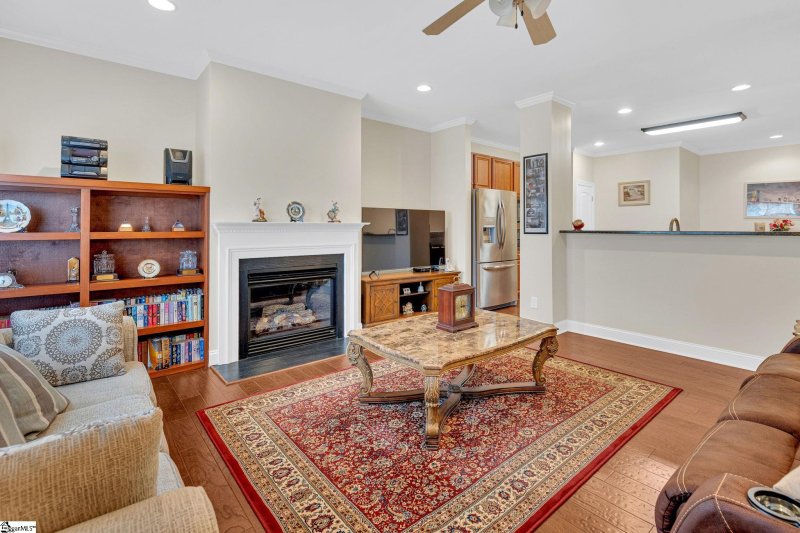 Property image 4 at 233 Louisville Drive, Greenville, SC 29607