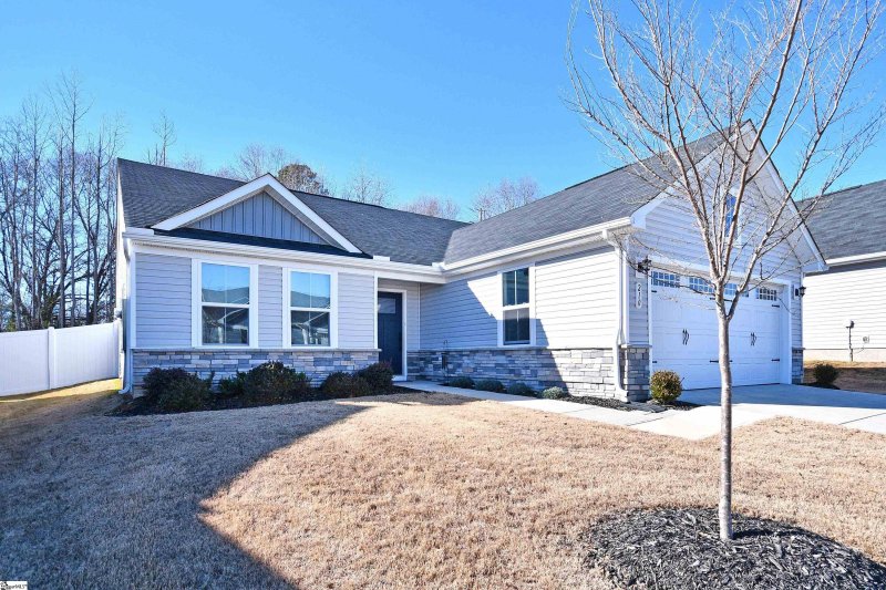 Property image 2 at 210 Stockland Trail, Fountain Inn, SC 29644