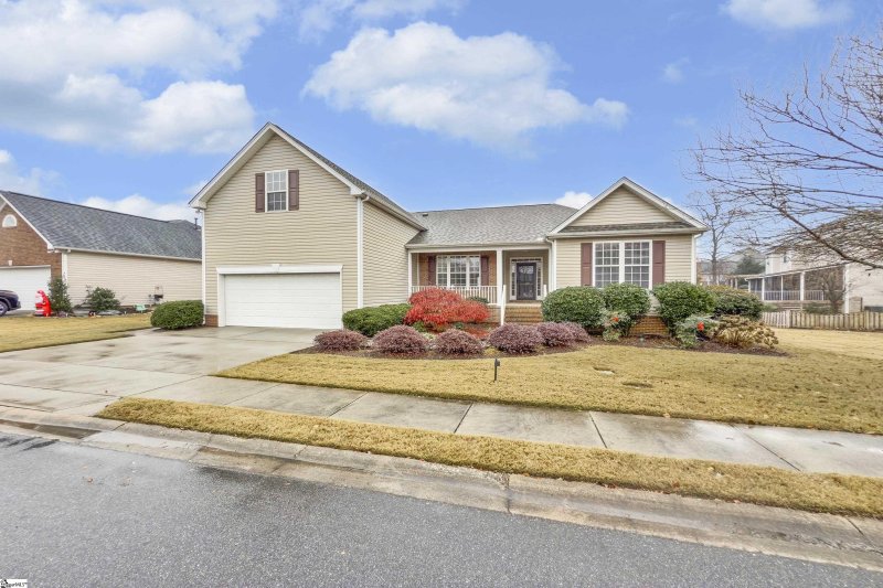 Property image 2 at 101 Surrywood Drive, Greenville, SC 29607