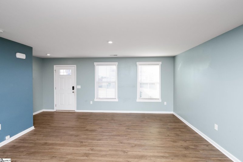 Property image 4 at 706 Braeswood Street, Greenville, SC 29617