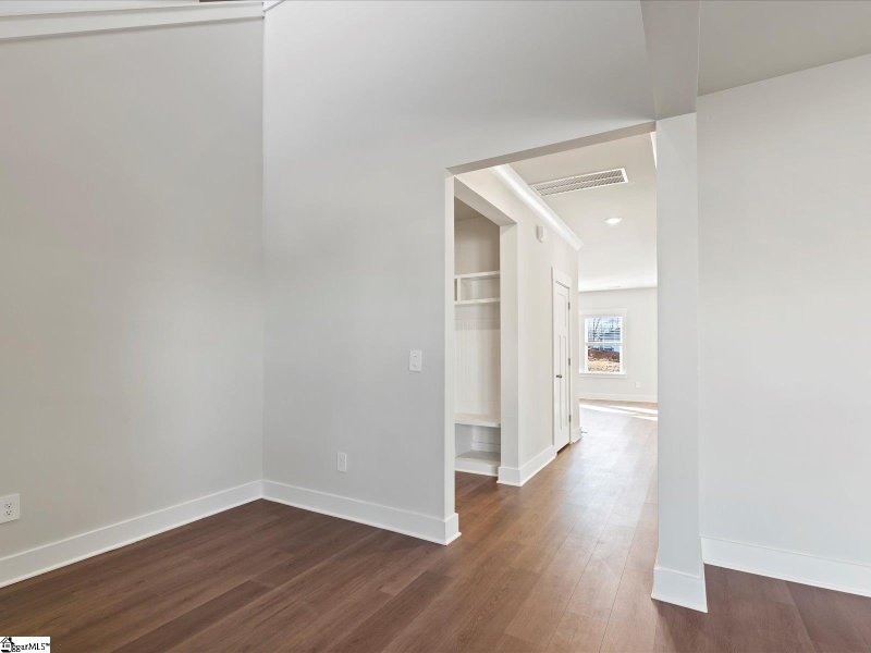 Property image 3 at 1042 Hillcraft Drive, Greer, SC 29651