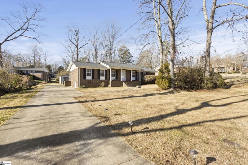 Property image 3 at 403 Confederate Circle, Taylors, SC 29687
