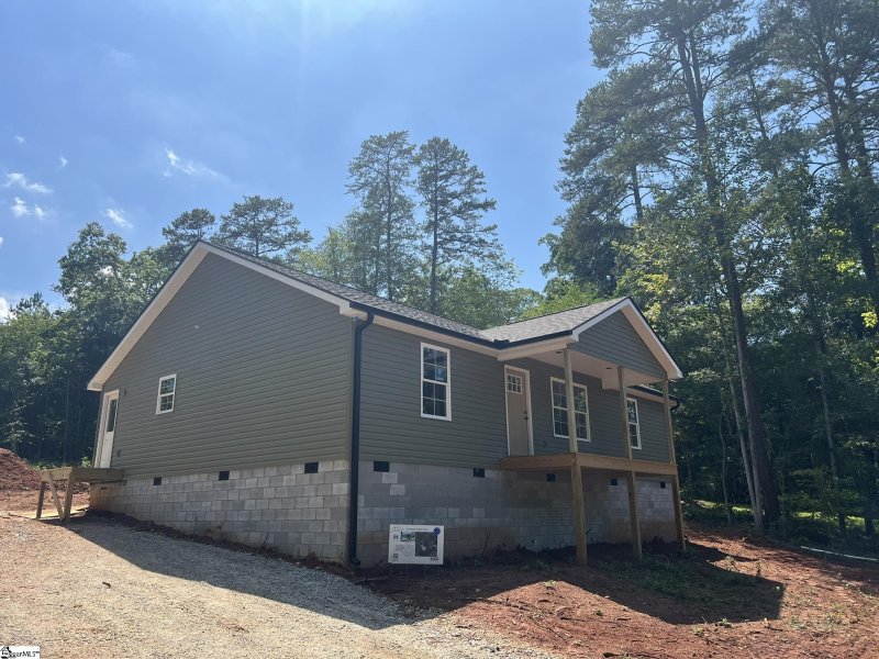 Property image 2 at 213 Wood Valley Drive, Westminster, SC 29693