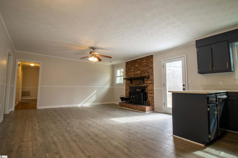 Property image 3 at 624 Creighton Drive, Taylors, SC 29687