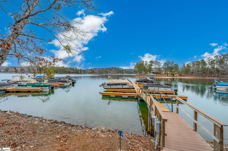 Property image 3 at 104 N Waterside Drive, Seneca, SC 29672