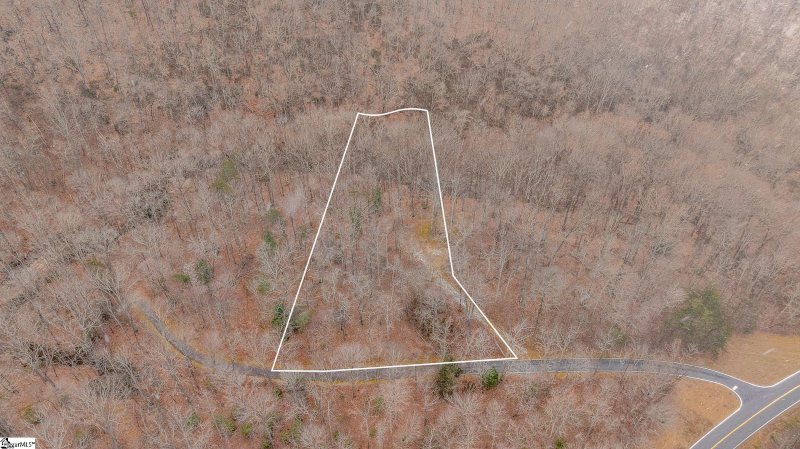 Property image 3 of 8 Granite Falls Drive in The Cliffs at Glassy, Landrum, SC 29356-3329