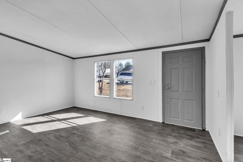 Property image 2 at 204 Riverbreeze Road, Greenville, SC 29611