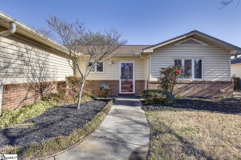 Property image 4 at 206 Lakeside Circle, Greenville, SC 29615-5323