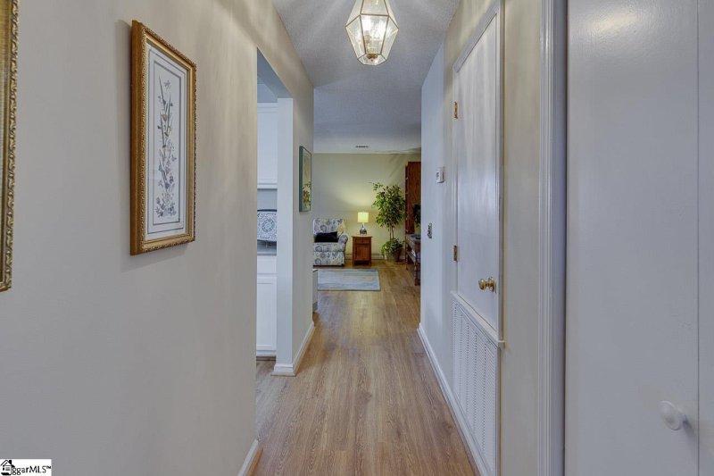 Property image 5 at 206 Lakeside Circle, Greenville, SC 29615-5323