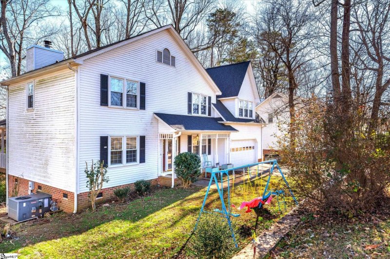 Property image 2 at 105 Bent Tree Street, Easley, SC 29642-3002