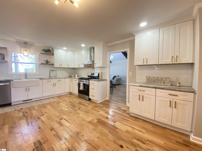 Property image 4 at 116 Mt Vernon Circle, Greer, SC 29651