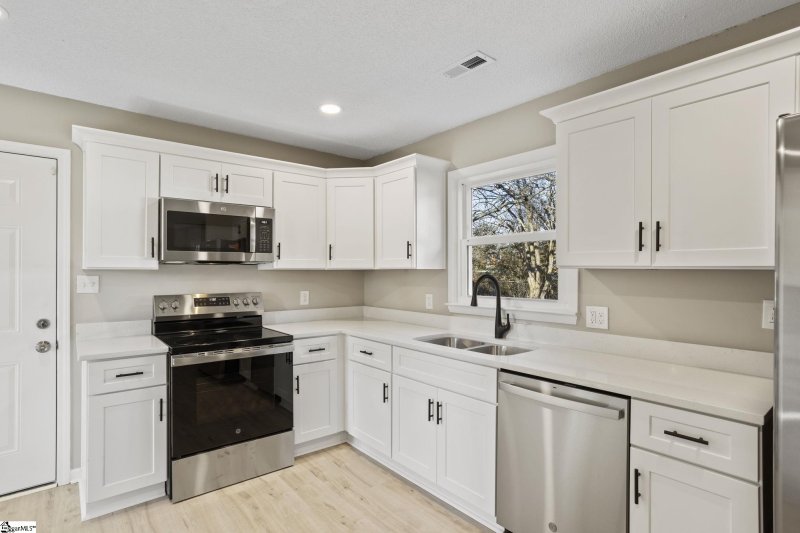 Property image 4 at 101 Fourth Day Street, Piedmont, SC 29673-8608