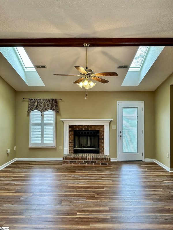 Property image 2 of 118 Waterbury Court in Ambergate, Simpsonville, SC 29680