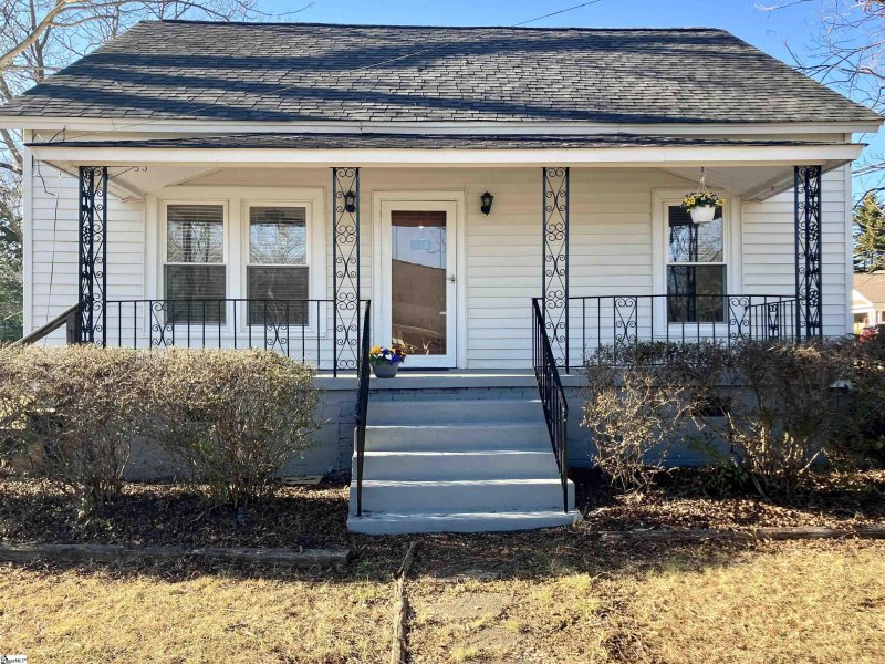 Property image 3 at 113 Garrison Street, Easley, SC 29640
