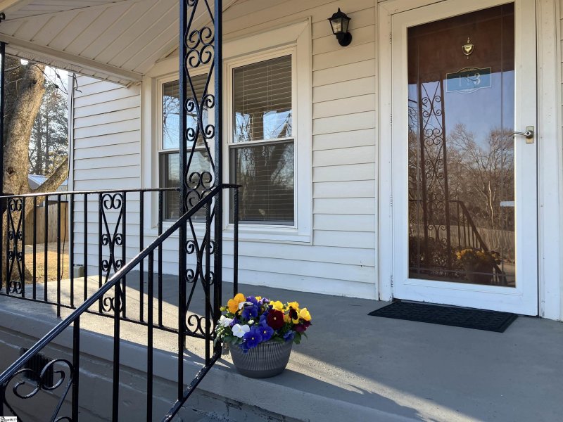 Property image 4 at 113 Garrison Street, Easley, SC 29640