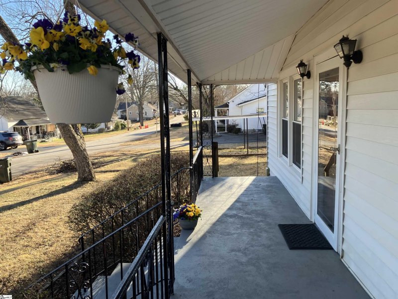Property image 5 at 113 Garrison Street, Easley, SC 29640