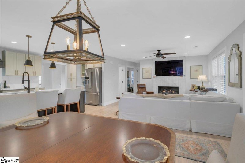 Property image 4 at 8 Fairlane Circle, Greenville, SC 29607