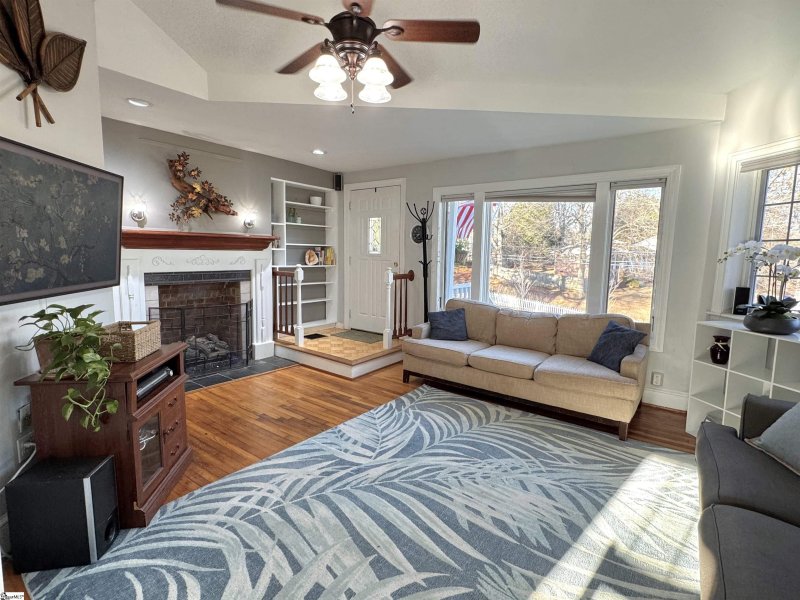 Property image 3 at 146 Keith Drive, Greenville, SC 29607