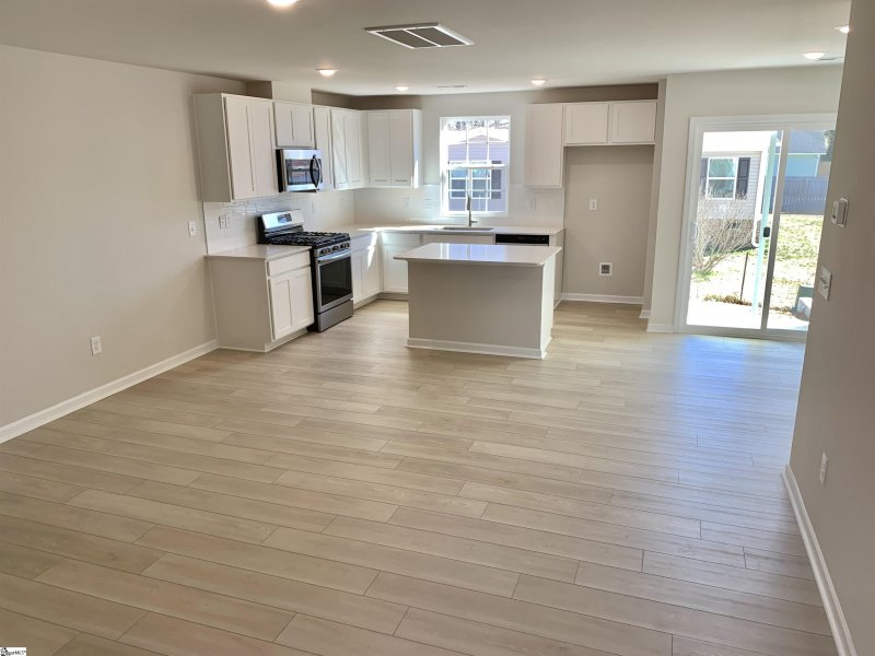 Property image 5 at 713 Mckissick Drive, Reidville, SC 29375