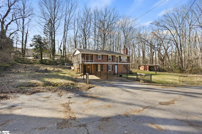 Property image 4 at 75 Crestview Drive, Greenville, SC 29609