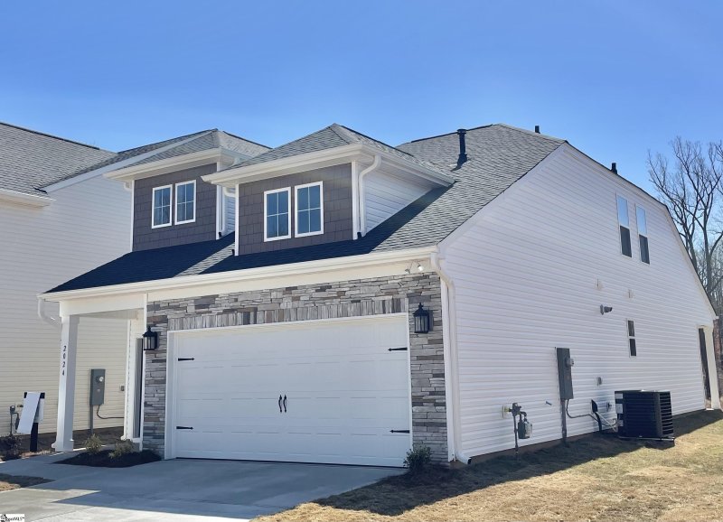 Property image 2 at 2024 Greenwich Court, Spartanburg, SC 29303