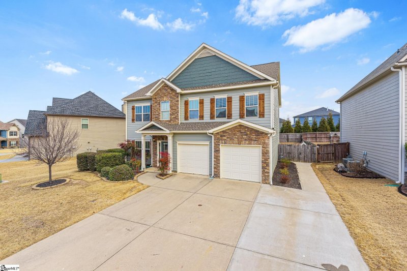 Property image 3 at 370 Bridge Crossing Drive, Simpsonville, SC 29681