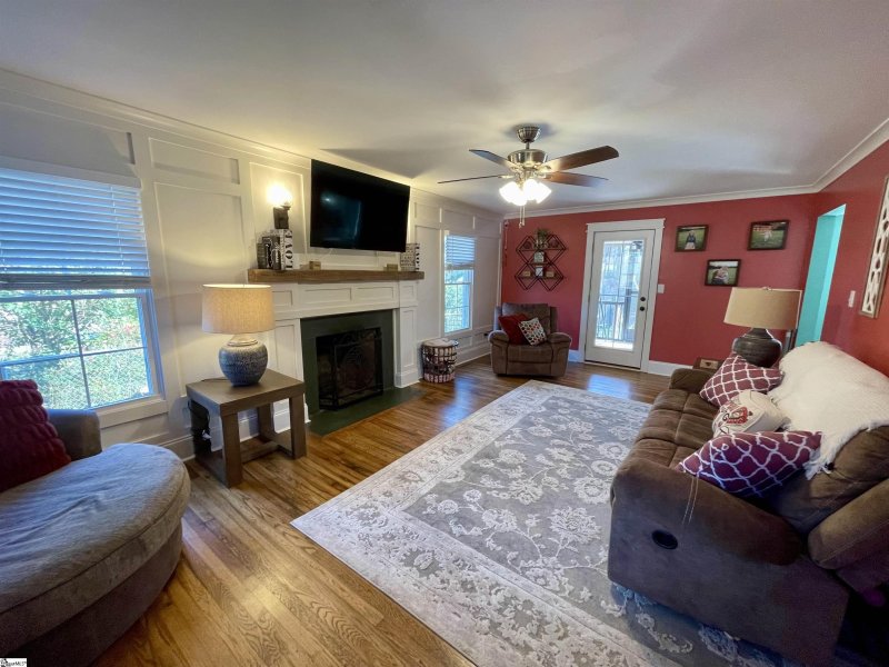 Property image 4 at 403 Elm Street, Clinton, SC 29325