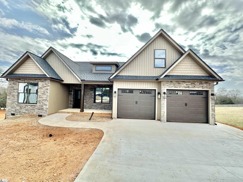 Property image 2 at 706 Cheyanne Court, Greer, SC 29651