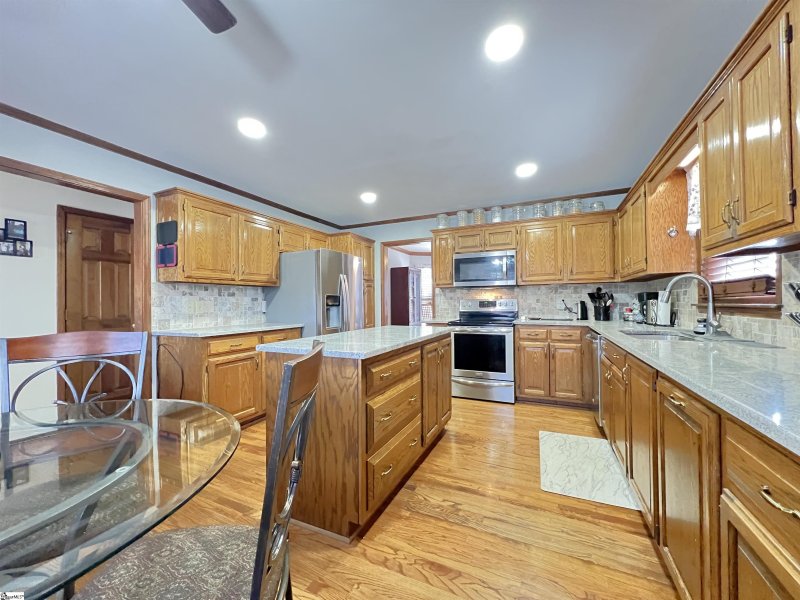 Property image 4 at 113 Fox Hollow Court, Simpsonville, SC 29680