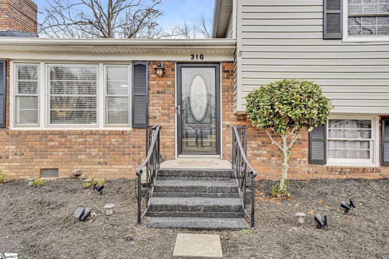 Property image 2 at 316 Vine Hill Road, Greenville, SC 29607