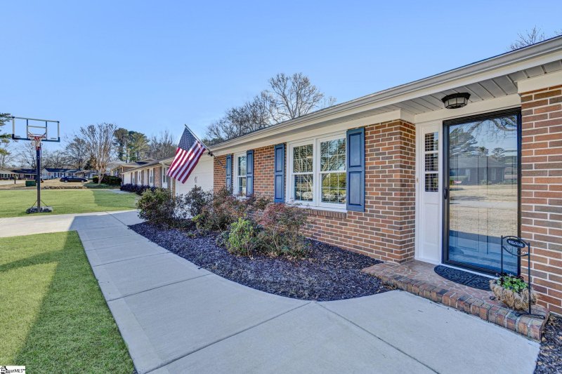 Property image 3 at 9 Scottswood Road, Greenville, SC 29615